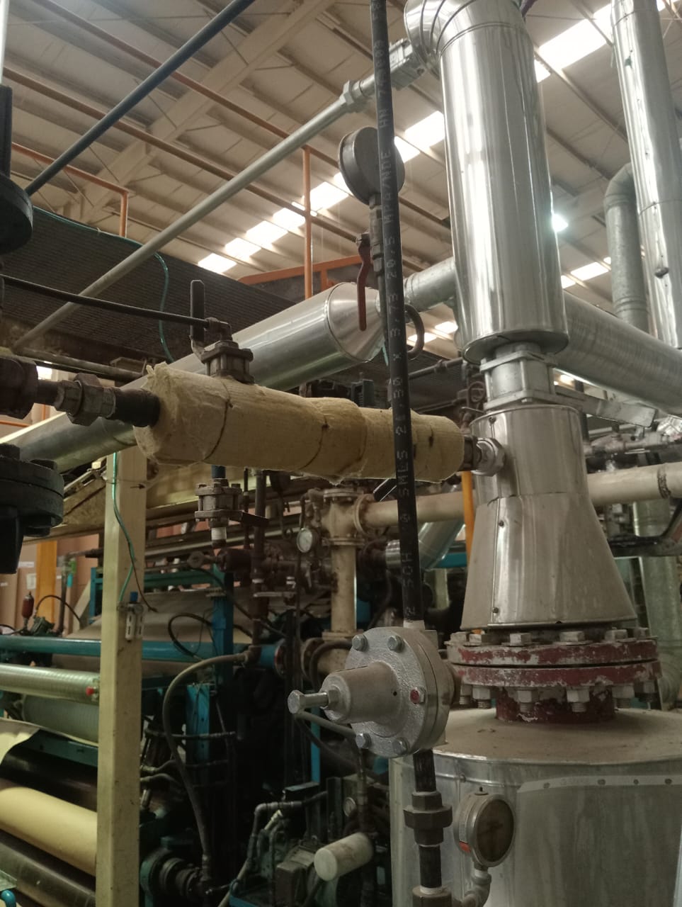 Instalación de aislamiento térmico industrial en tuberías — Defany Industrial